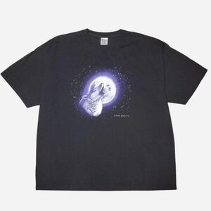 Gildan Black Tee with Wolf and Moon Design